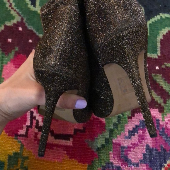 shoes - Picture 3 of 4